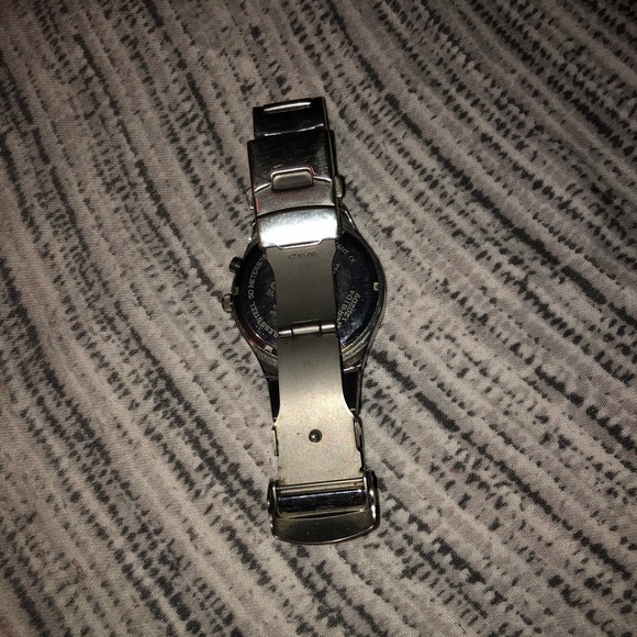 Fossil Watch with Red Face - Picture 5 of 8